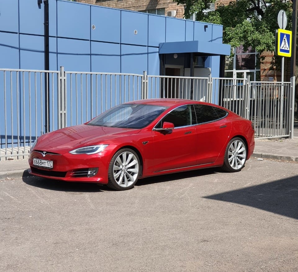 Парк электромобилей Tesla в России состоит из 6 745 машин (по сост. на 01.01.2025 г.).