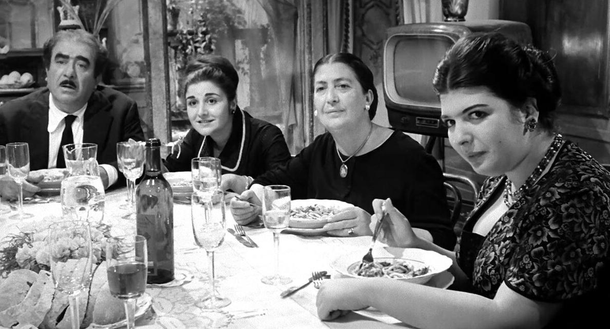 Кадр из фильма "Соблазнённая и покинутая" (1964)