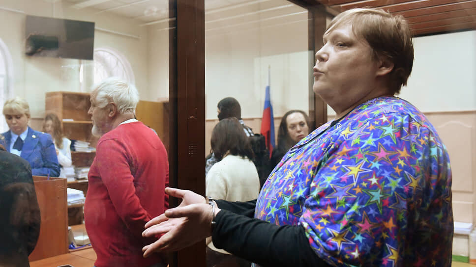 Александра Баязитова (справа).📷Фото: Ирина Бужор / Коммерсантъ