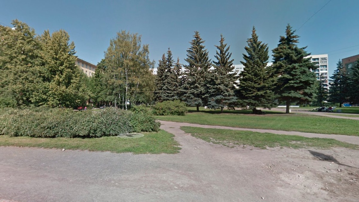 Тот самый сквер. Взято в Интернете.
