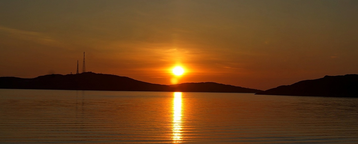 Вот так мне хорошо и спокойно жить без оценок на СО. Закат на Баренцевом море. Все фото авторские. 