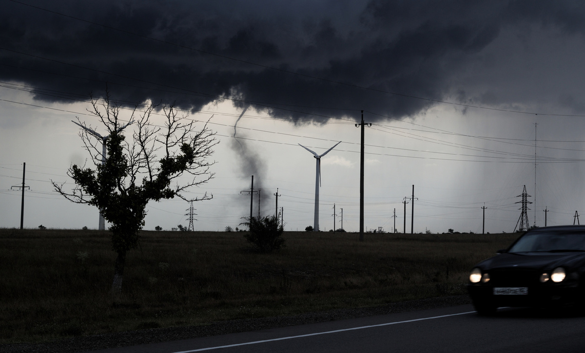 Оценка в реальной школе как торнадо, закрутит, завертит, и где ты окажешься и, главное, кем - непредсказуемо ⬇️ Все фото авторские. 