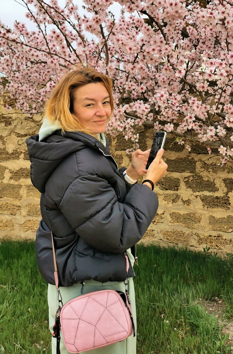 Сумочка подобрана в тон...))