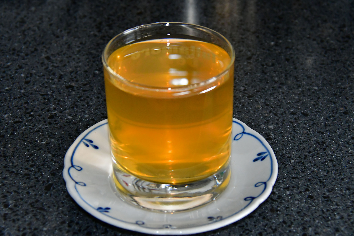 Напиток. Зеленый чай с минеральной водой