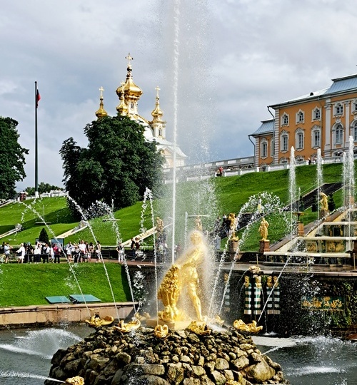 «ВСЕ В ПЕТЕРГОФ!» Неформальное приглашение на виртуальную прогулку