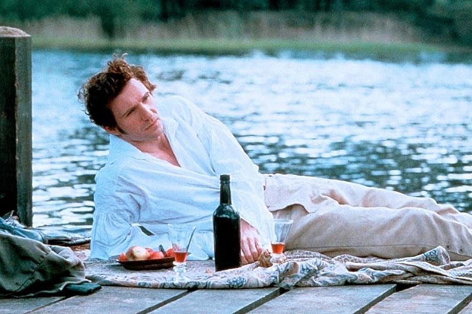 Рейф Файнс в роли Евгения Онегина. | Кадр из фильма «Онегин» 1999 года