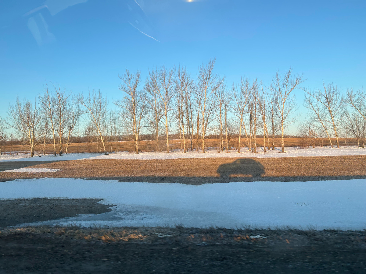 В полях снега уже гораздо меньше чем дома. А значит самая слякоть впереди
