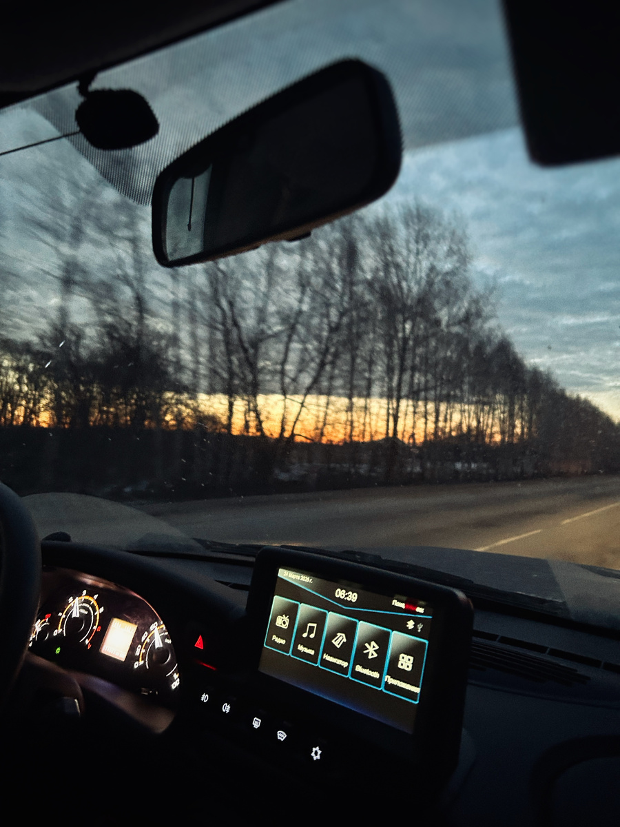 Перед поездкой тщетно пытался загрузить точки с яндекс карты прямо на навигатор навител, но навител был упрямее