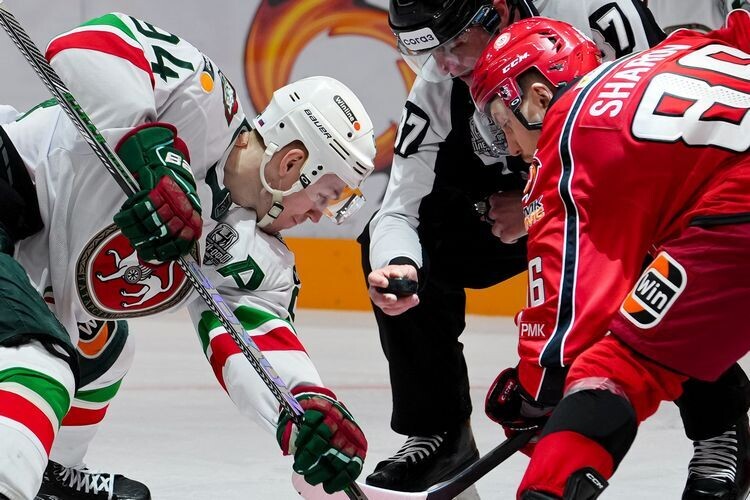    Кирилл Семёнов (слева) и Александр Шаров / фото (здесь и далее): ak-bars.ru