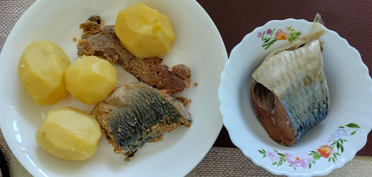 Любимое сочетание: селёдка и картофель. 