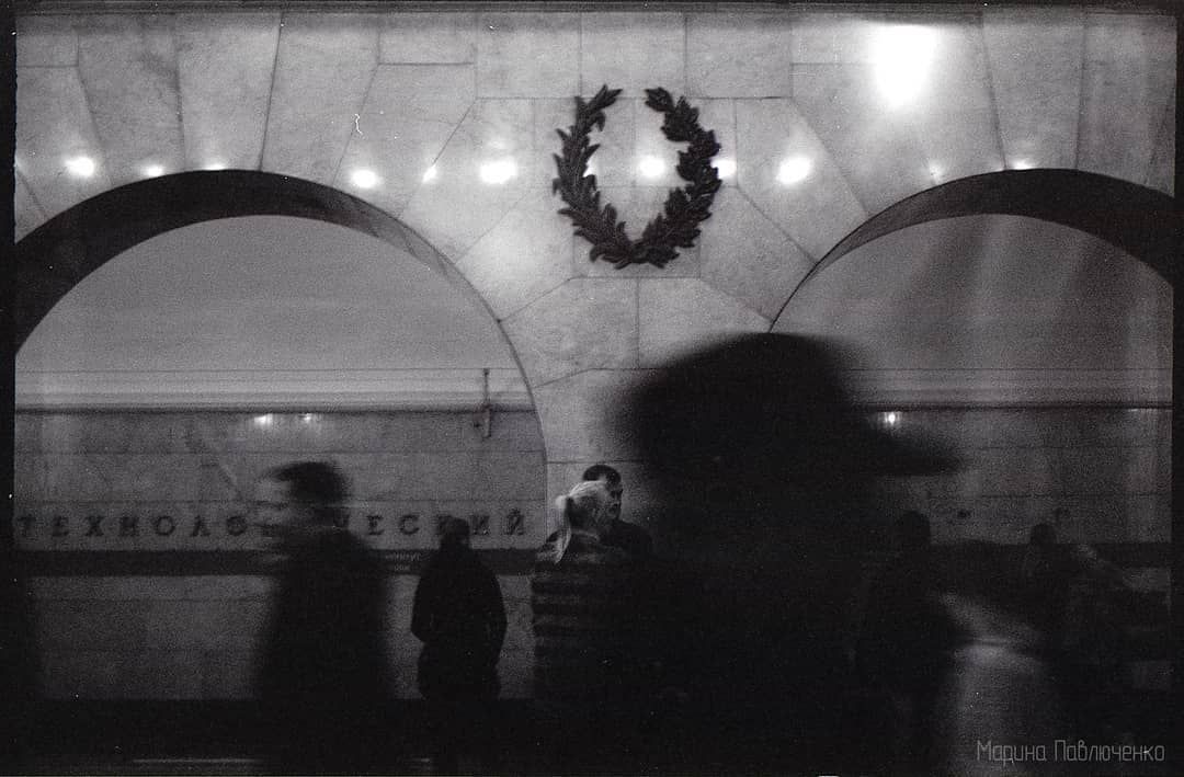 На станции метро Технологический институт. Снято на Смену 8м, плёнка Fomapan 200. Фото моё.