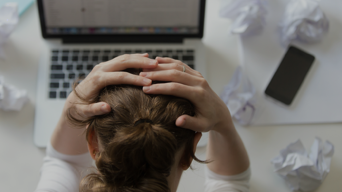 Синдром самозванца может привести к эмоциальному или профессиональному выгоранию