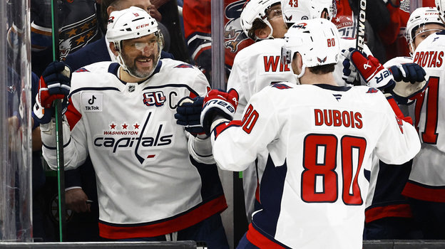 Александр Овечкин и Пьер-Люк Дюбуа. Фото Imagn Images, USA Today Sports