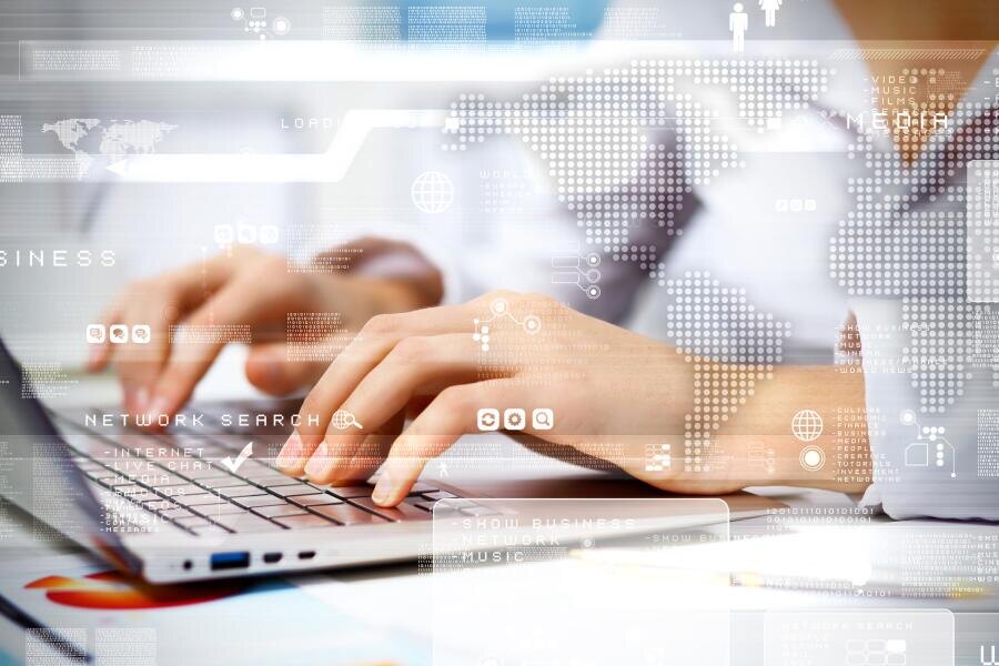    Кто обитает в Интернете? Не только тролли... Фото: Depositphotos