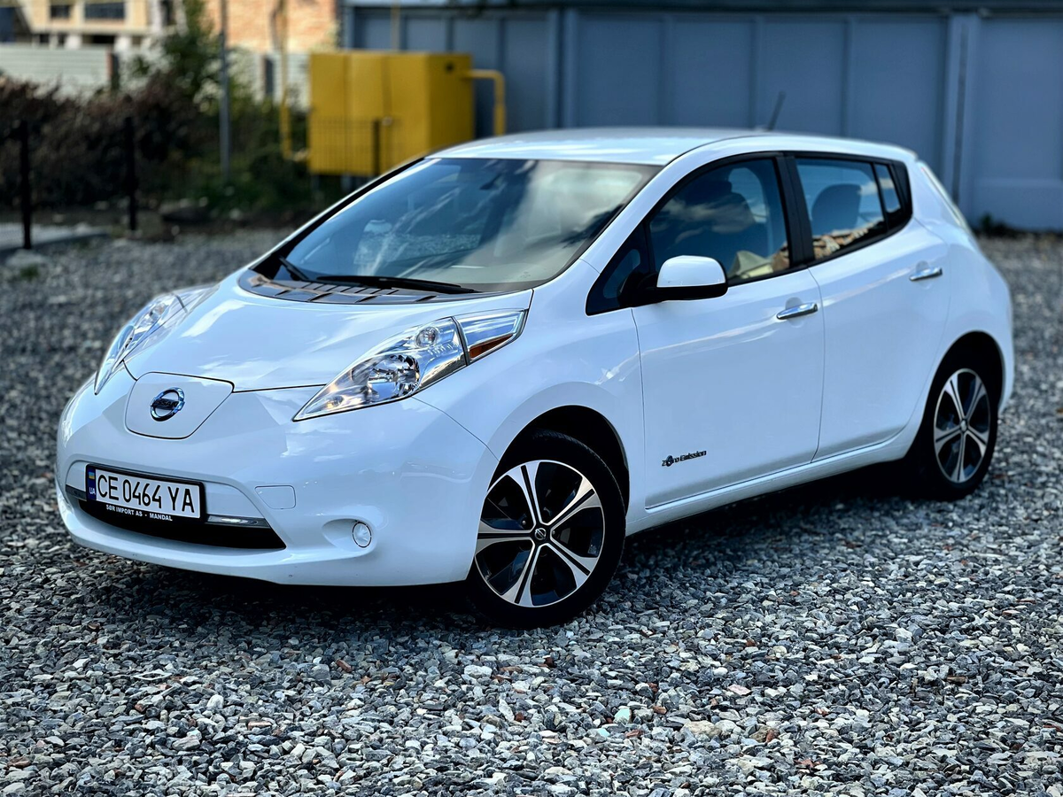 Nissan Leaf - популярный электромобиль