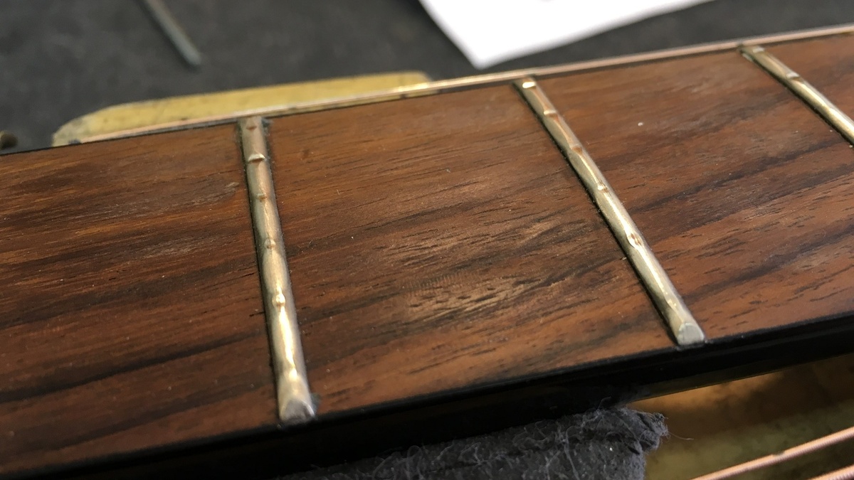 Гриф из палисандра перед пропиткой