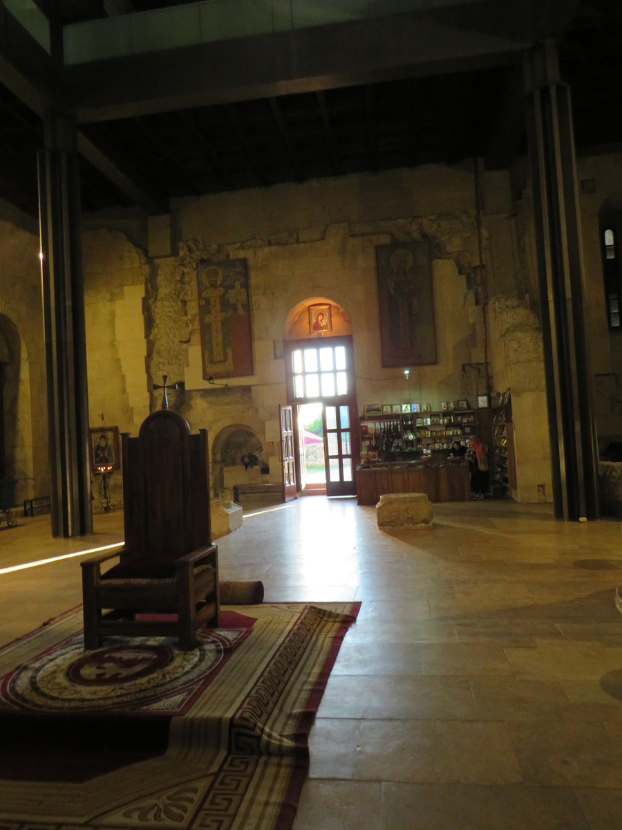 Интерьер храма Баграта в Кутаиси