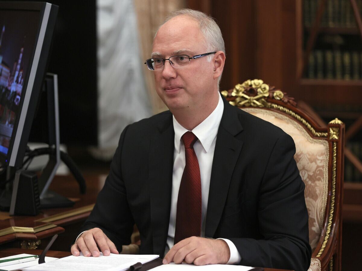    Генеральный директор Российского фонда прямых инвестиций Кирилл Дмитриев во время встречи с президентом РФ Владимиром Путиным© РИА Новости / Алексей Никольский