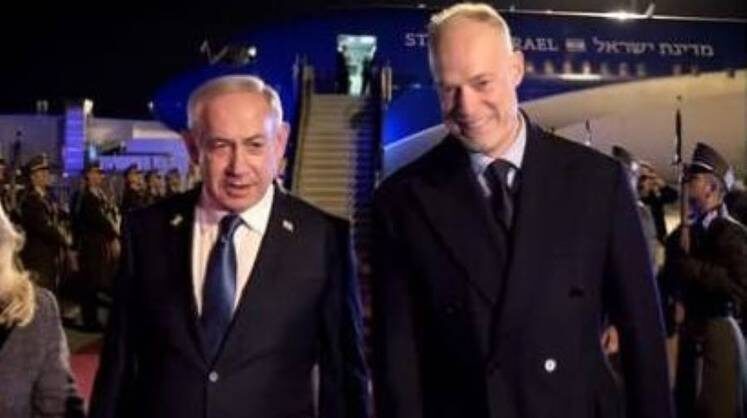    Телеграм-канал "Раньше всех. Ну почти" Беньямина Нетаньяху встретил в аэропорту венгерский министр обороны Салай-Бобровницкий