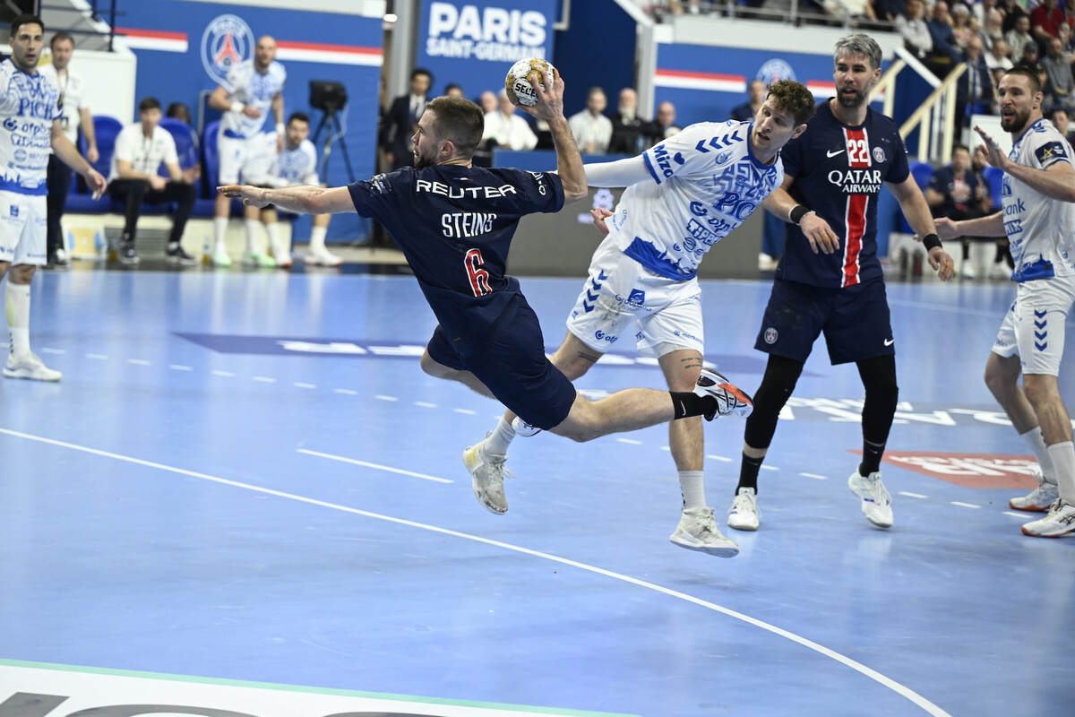    Три гола Люка Стейнса парижан не спасли