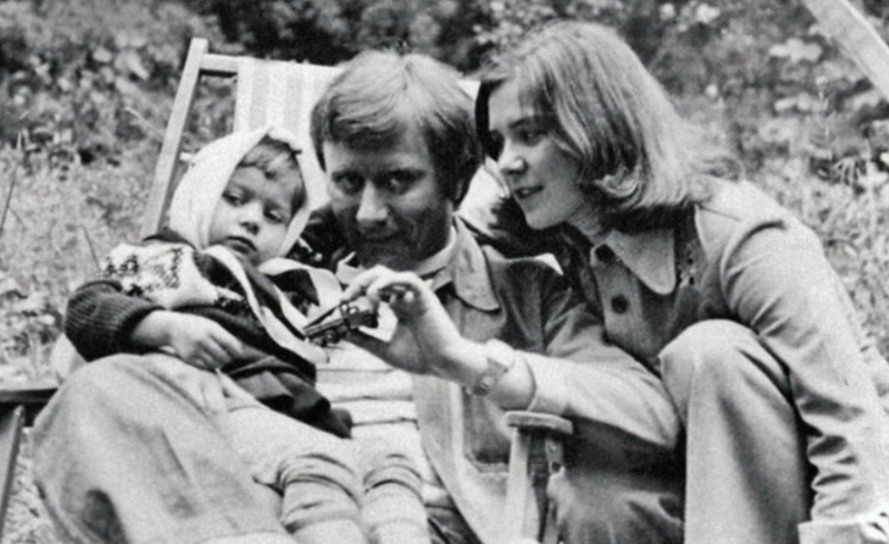 Андрей Миронов, Лариса Голубкина и ее дочь Мария