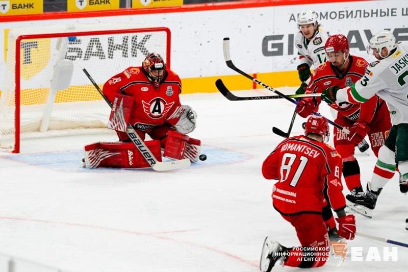    Фото Ирина Кинзабаева, ЕАН/Голкипер Евгений Аликин отразил 33 броска и не дал распечатать свои ворота