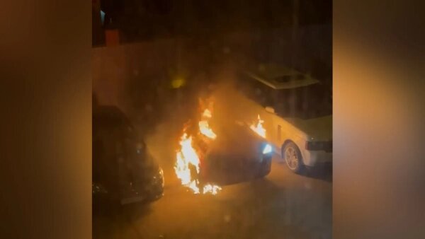 Пожар на парковке в Москве. Обложка © Telegram / SHOT