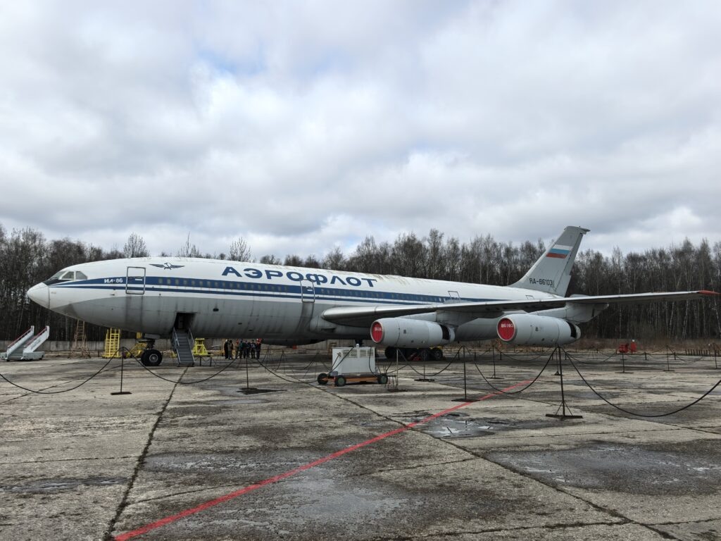   Ил-86