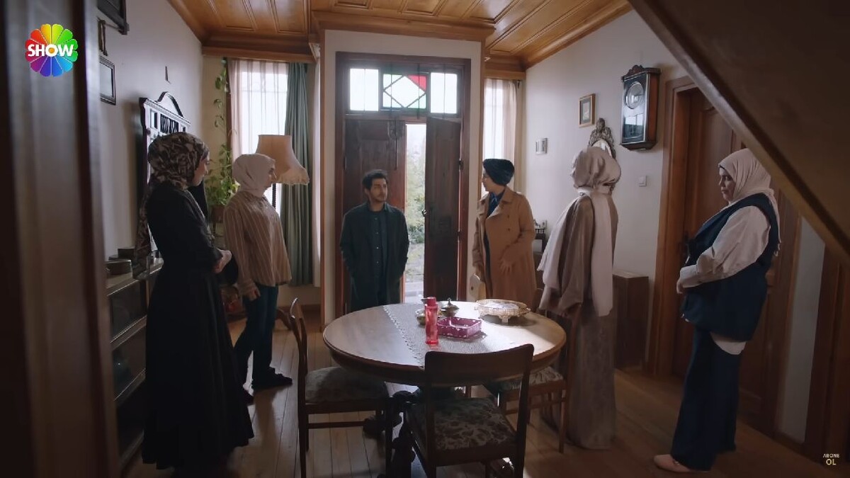 Кадр из сериала «Клюквенный щербет», Турция, 2022 год