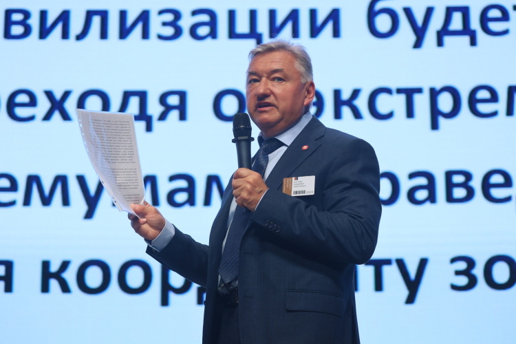    Сессию «Пора ли национализировать Центробанк?» модерировал гендиректор ОАО «Череповецкий литейно-механический завод» Владимир Боглаев.   
Фото: «БИЗНЕС Online»
