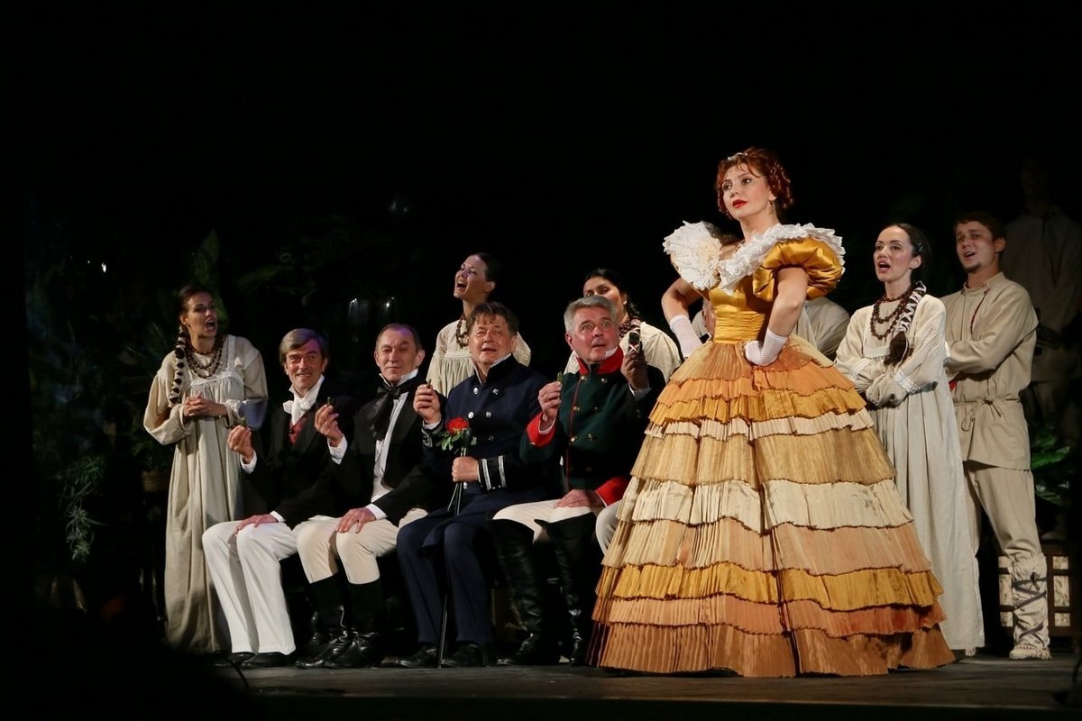 Театр Горького купить билеты на лучшие спектакли без наценки