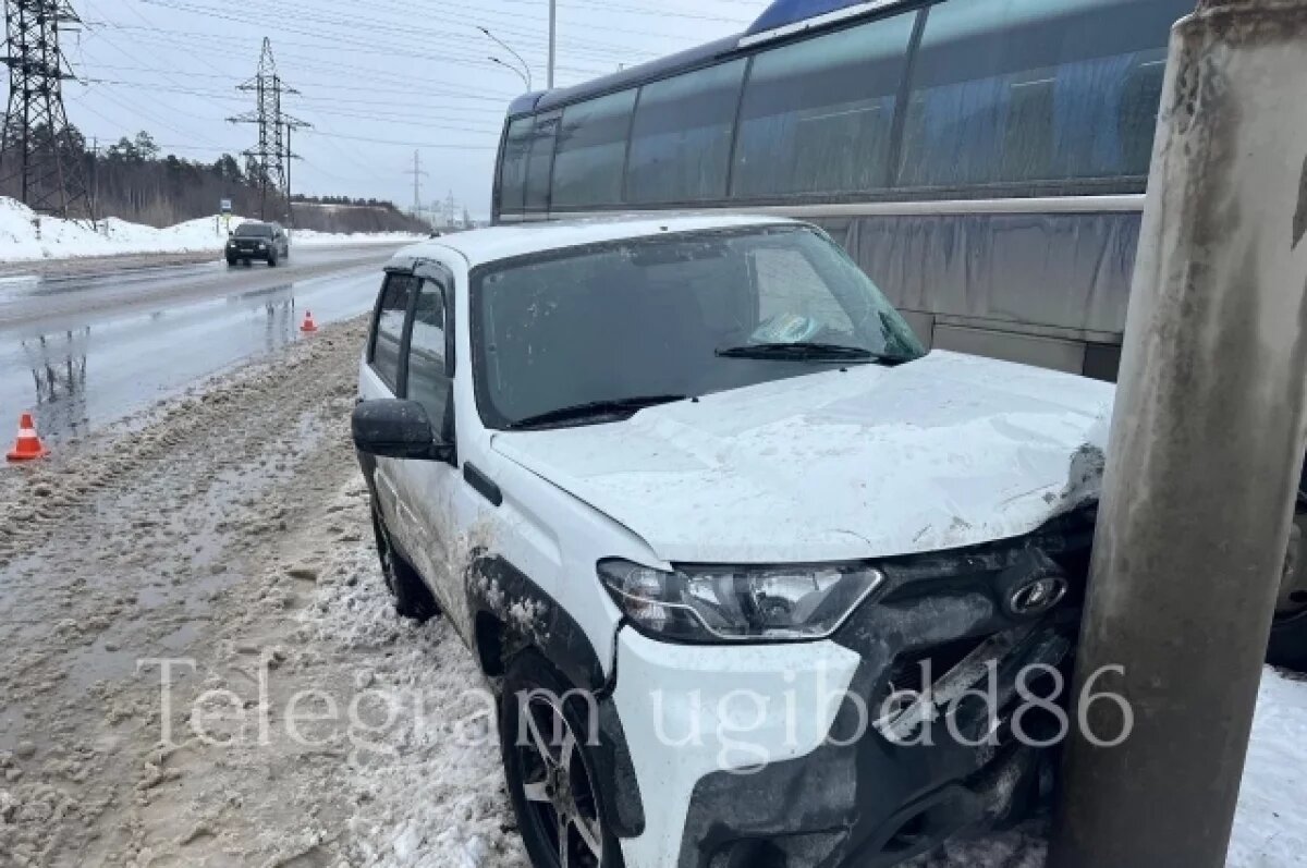    В Югре неконтролируемый занос автомобиля привёл к ДТП