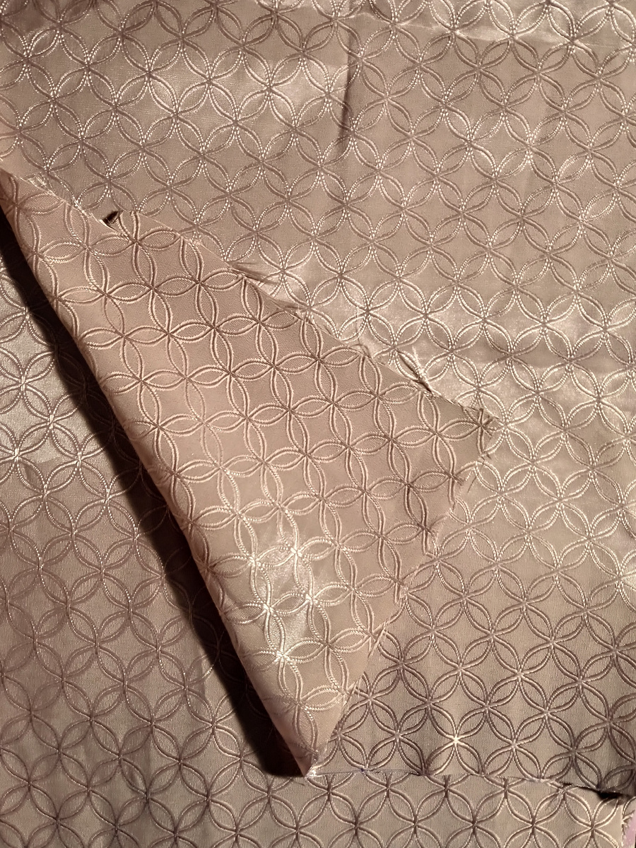 Фото ткани при искусственном освещении