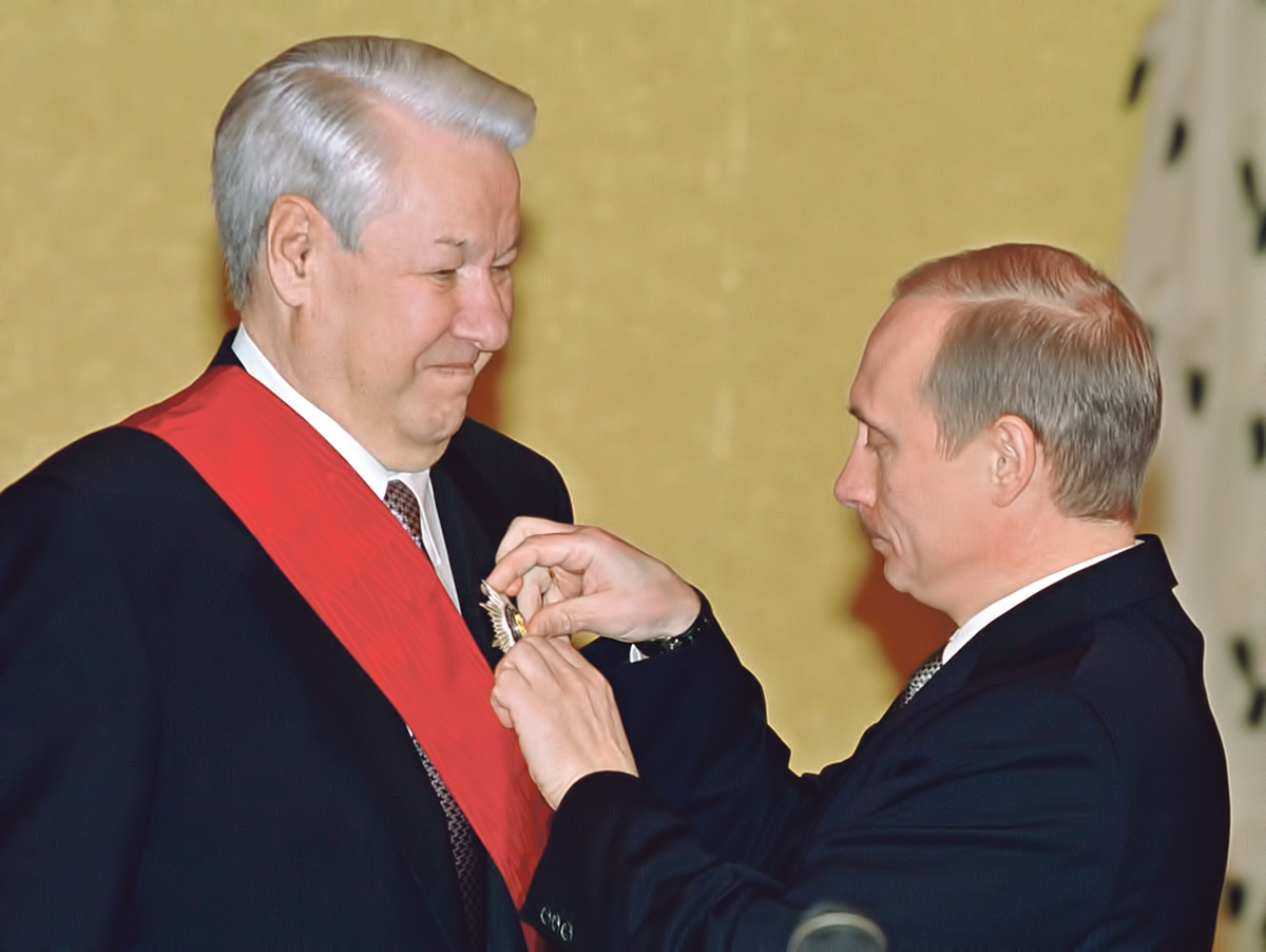 Ельцин и Путин. Источник изображения: сайт rbc.ru