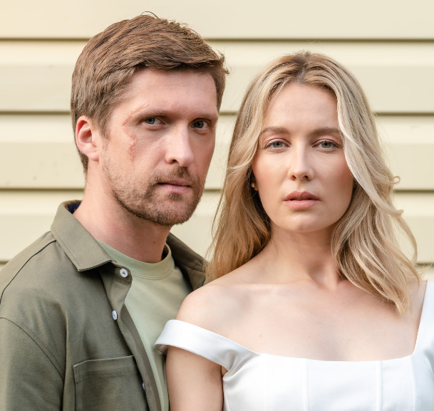 Кадр из сериала "Любовь со шрамом"