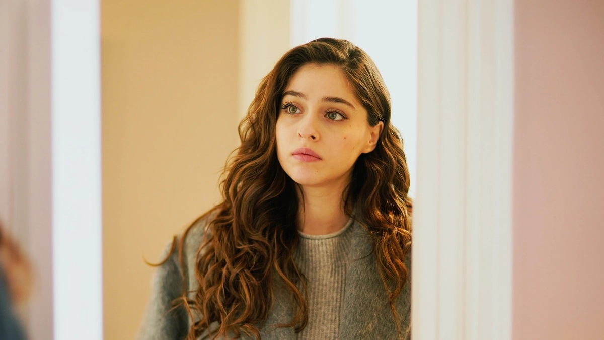 Здесь и далее в статье - кадры из сериала "Спрячь меня"