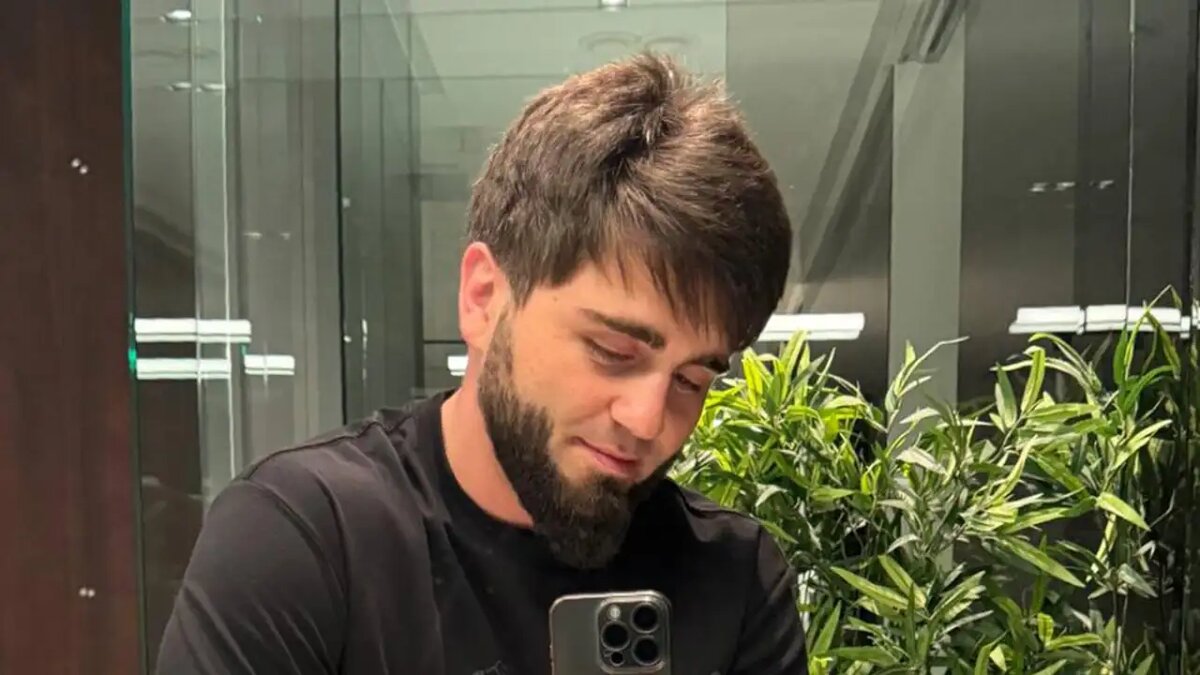    Автоблогер Гаджи Гаджиев.