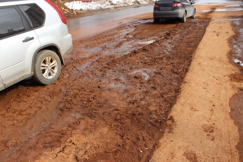    Грязь рядом со стройкой на улице ГерценаМаксим Александров