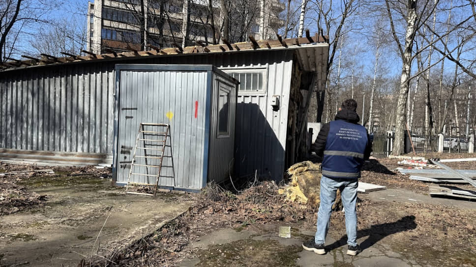 Мероприятия по освобождению от незаконных построек принадлежащей городу территории возле станции метро «Площадь Мужества» в Санкт-Петербурге.📷Фото: Комитет по контролю за имуществом Санкт-Петербурга