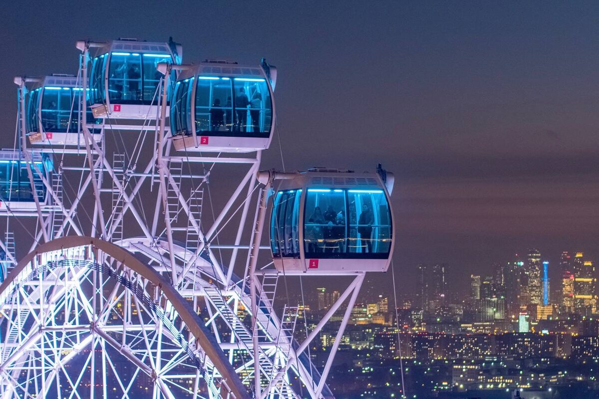 Ночной вид с высоты 140 метров