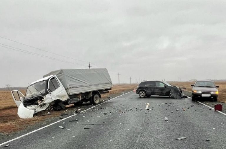    В тройном ДТП под Гаем пострадал водитель «Опеля» Оренбуржье