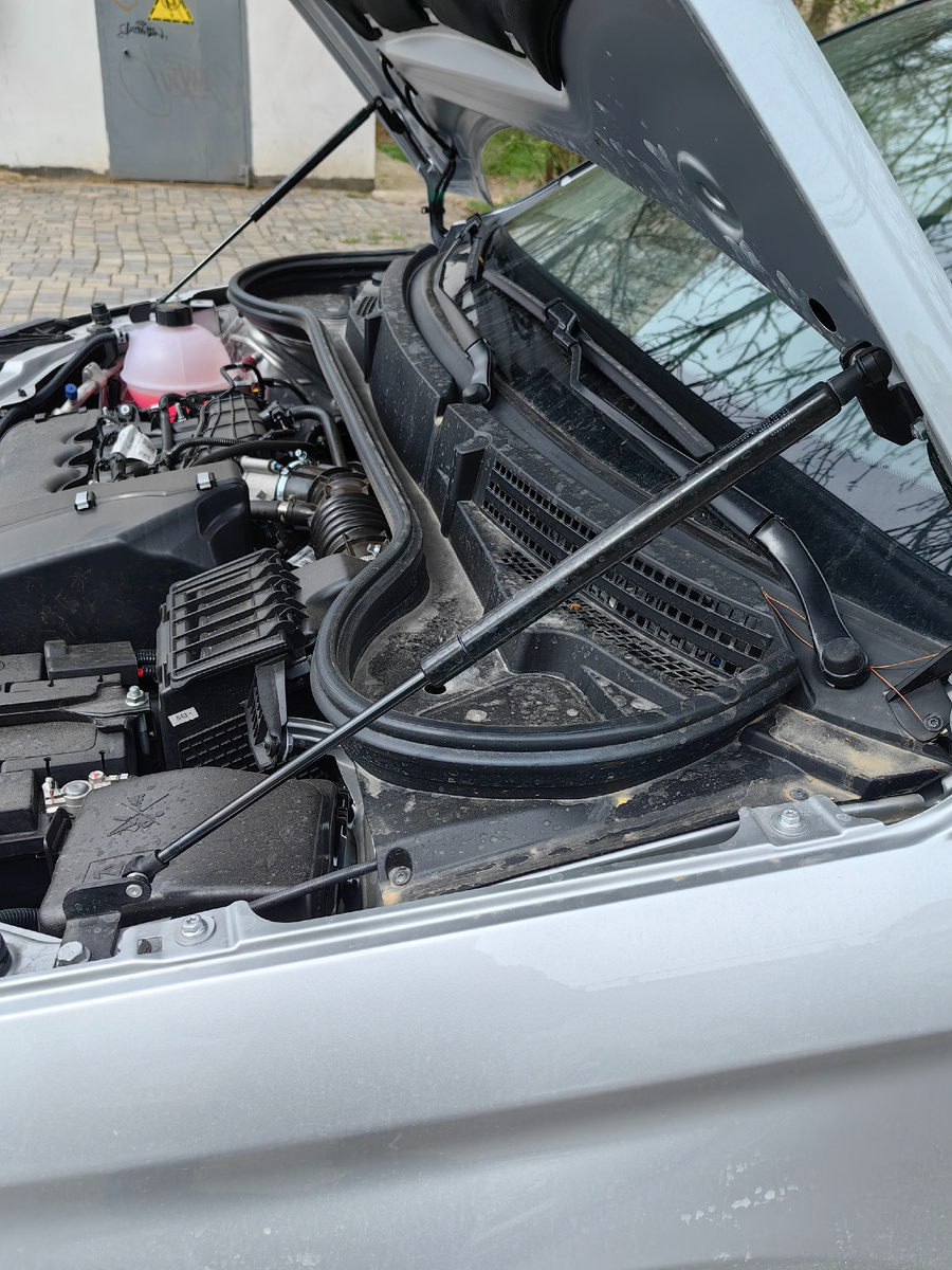 Упоры капота Лада Веста