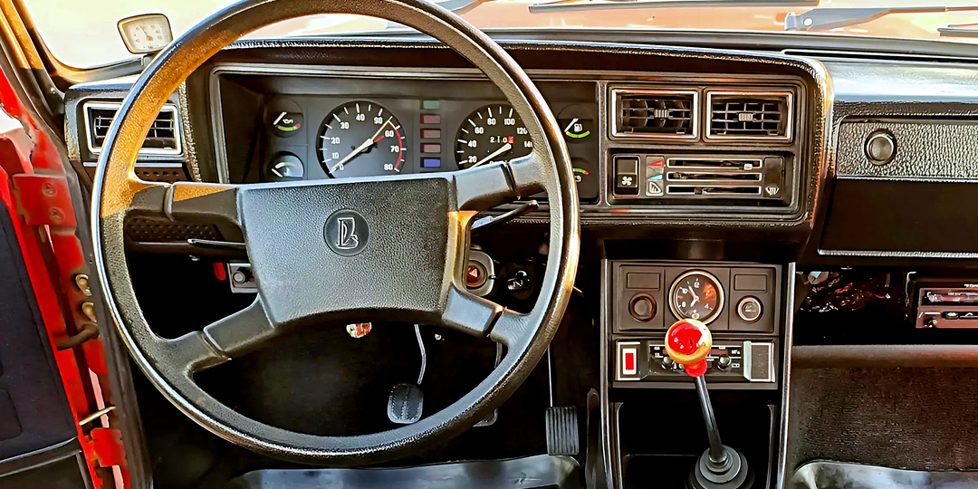 Советская семерка люкс: почему ВАЗ-2107 вызывает больше эмоций, чем современные седаны премиум-класса