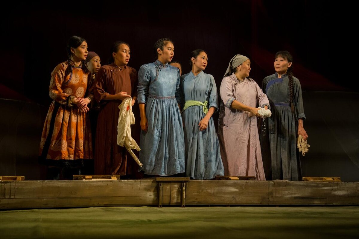    Сцена из спектакля «Халхин Гол. Тангариг» Предоставлено фестивалем "Золотая маска"