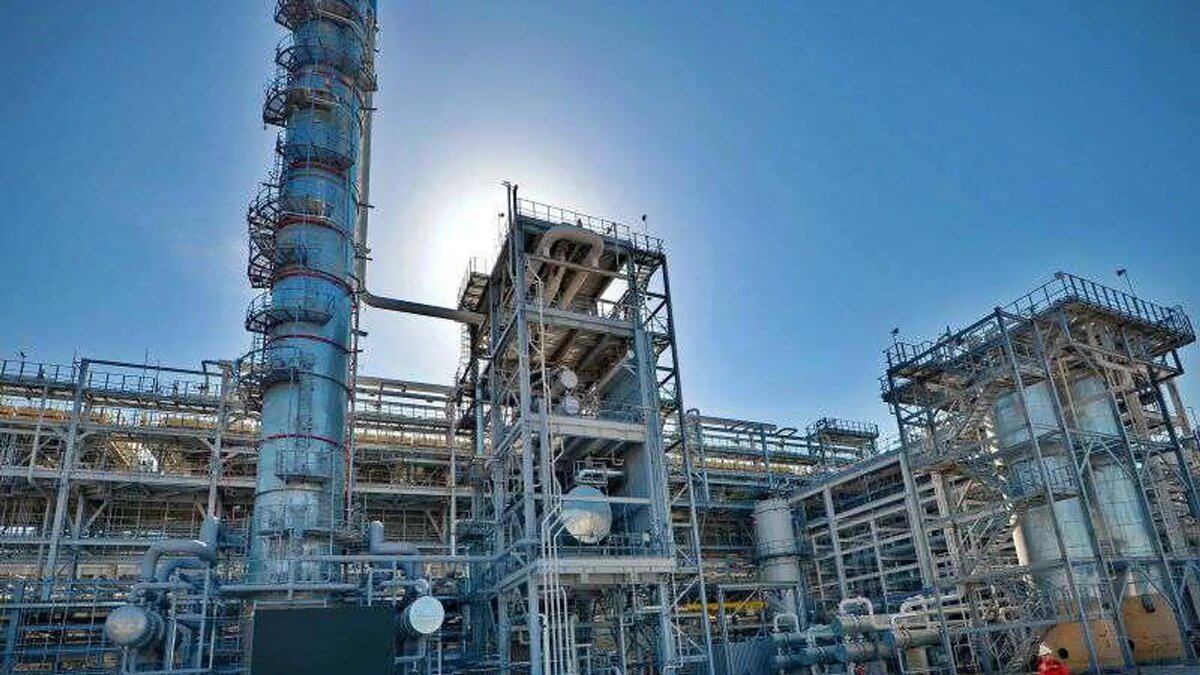 Нефтеперерабатывающий завод / © Photo : Пресс-служба министерства энергетики Казахстана