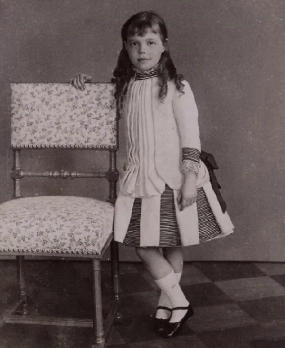 Младшая дочь Александра III Ольга Александровна (1882-1960).