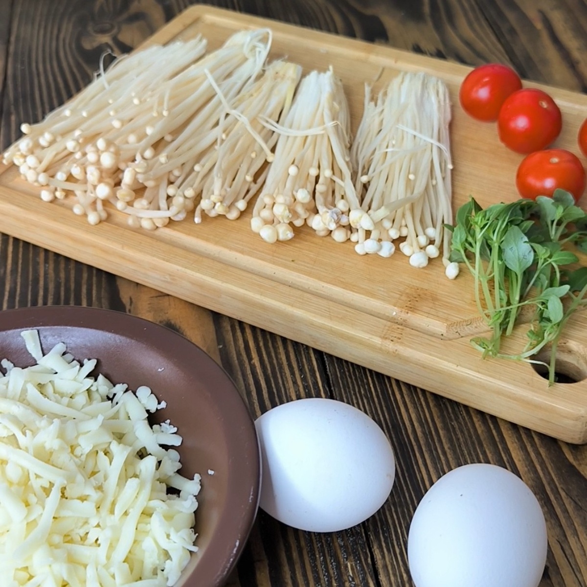 Вот так эноки и выглядят. Бледные длинные и тонкие.