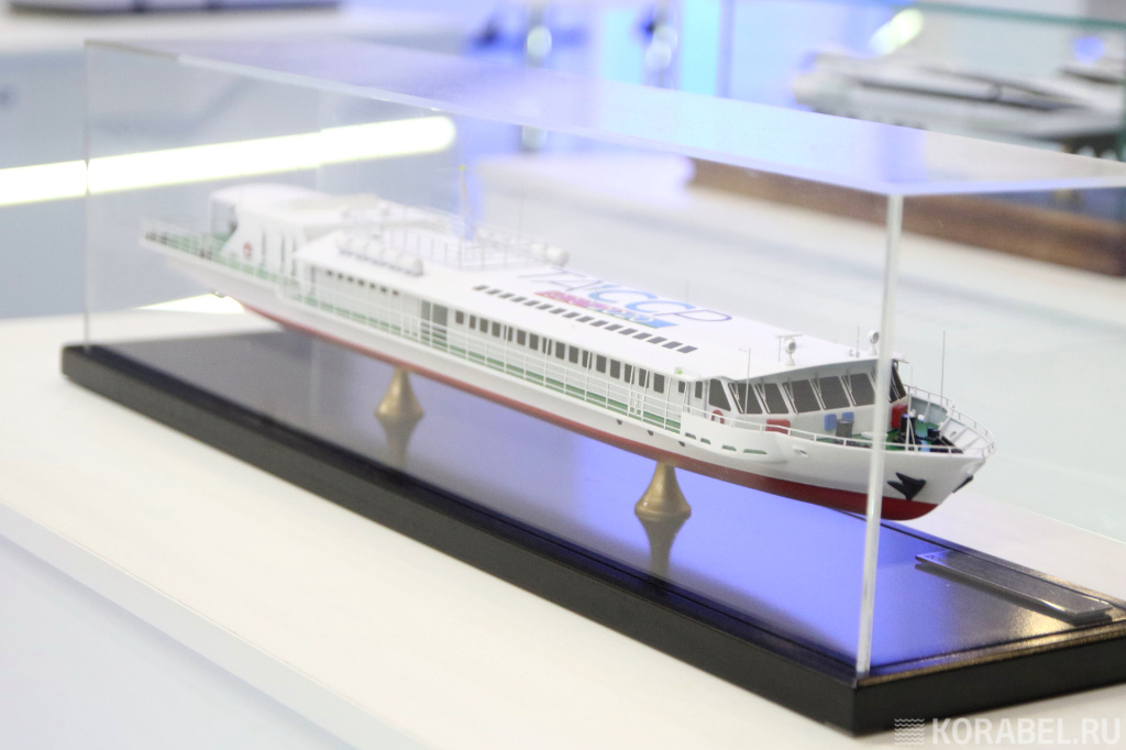 Пассажирское судно "Чайка" с двигателями, работающими на сжиженном природном газе Проект 03622 / Фото: Корабел.ру  📷
