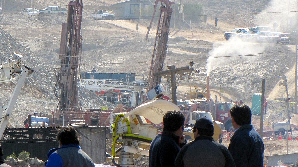 Шахта Сан-Хосе-де-Копиапо во время спасательных работ 