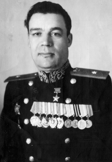 Герой Советского Союза Георгий Петрович Губанов - человек, без которого, возможно, не было бы прекрасного 2 гиап ВВС СФ